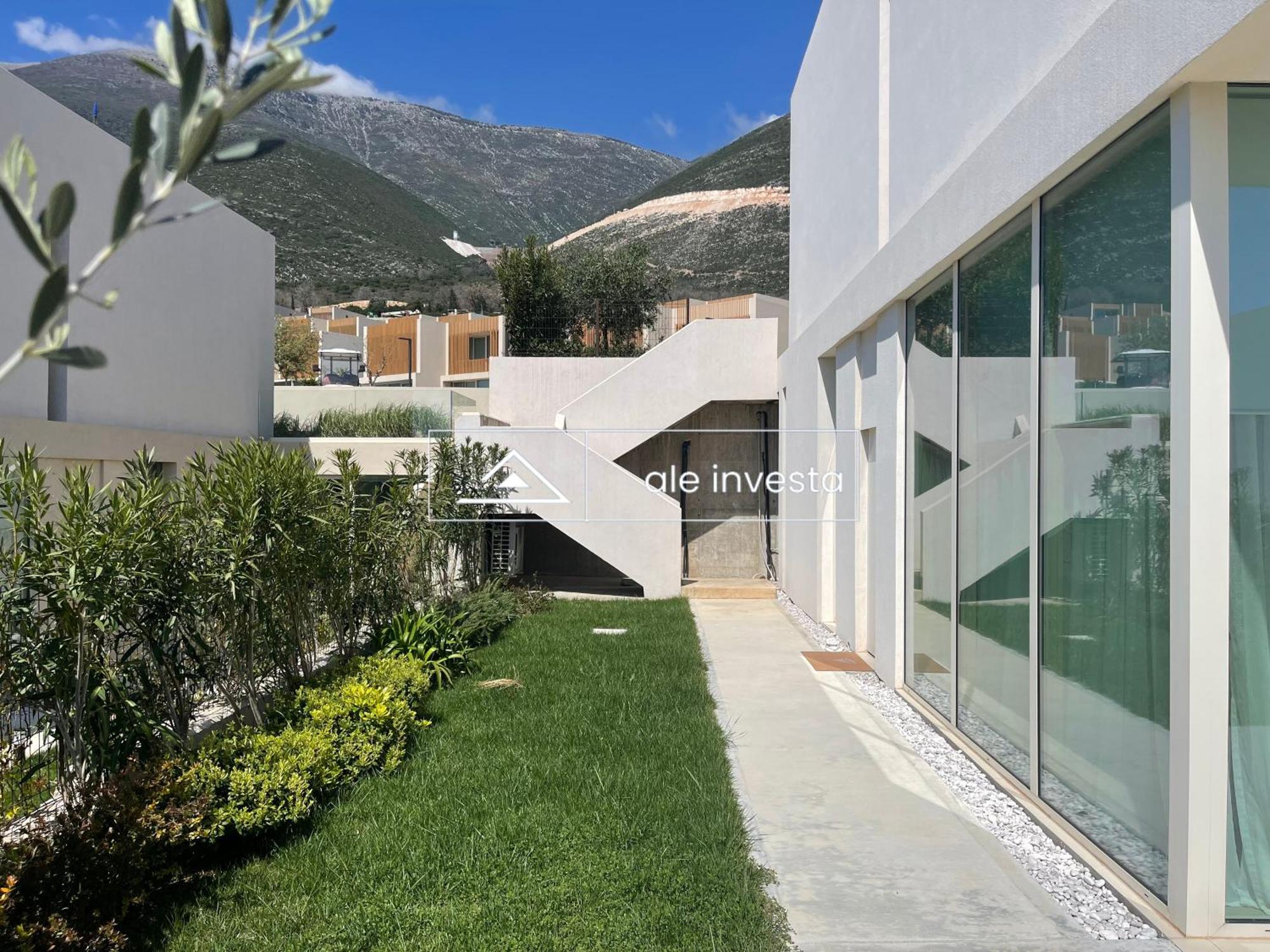 Coast 60 B Villa Palasë